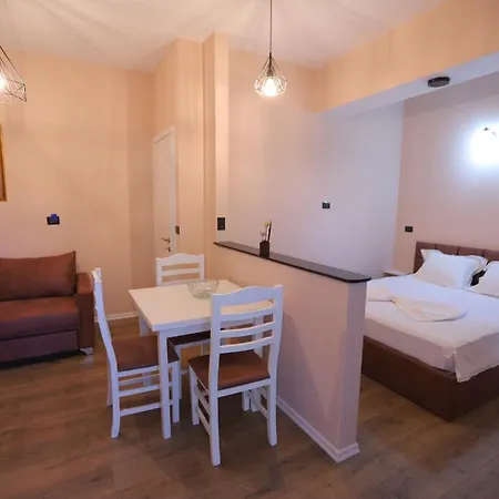 D1 & 4* Тирана